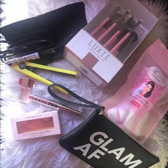 Make up bundle - Picture 1 of 7